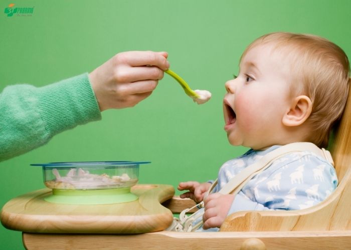 Trẻ biếng ăn chậm lớn phải làm sao?