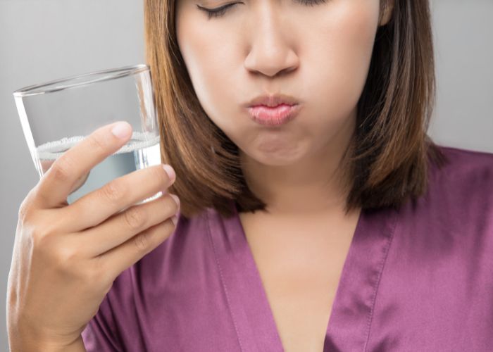 Súc miệng nước muối giúp giảm ho do viêm họng hiệu quả