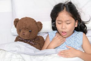 Ho là triệu chứng viêm phế quản ở trẻ phổ biến nhất 