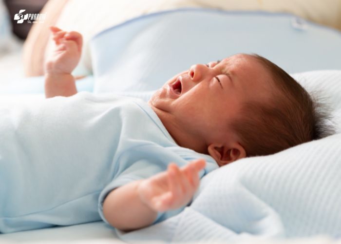 Trẻ mẩn ngứa trên da, tiêu chảy là triệu chứng đặc trưng khi bị dị ứng đạm sữa 