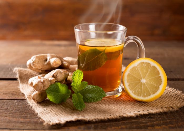 Uống trà gừng giúp bạn dễ chịu hơn khi bị dị ứng thời tiết